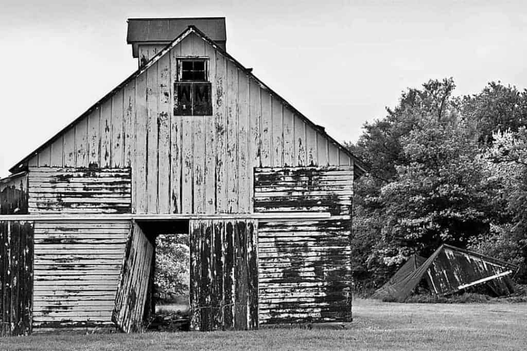 A weathered barn in rural central Illinois that has fallen on hard times.